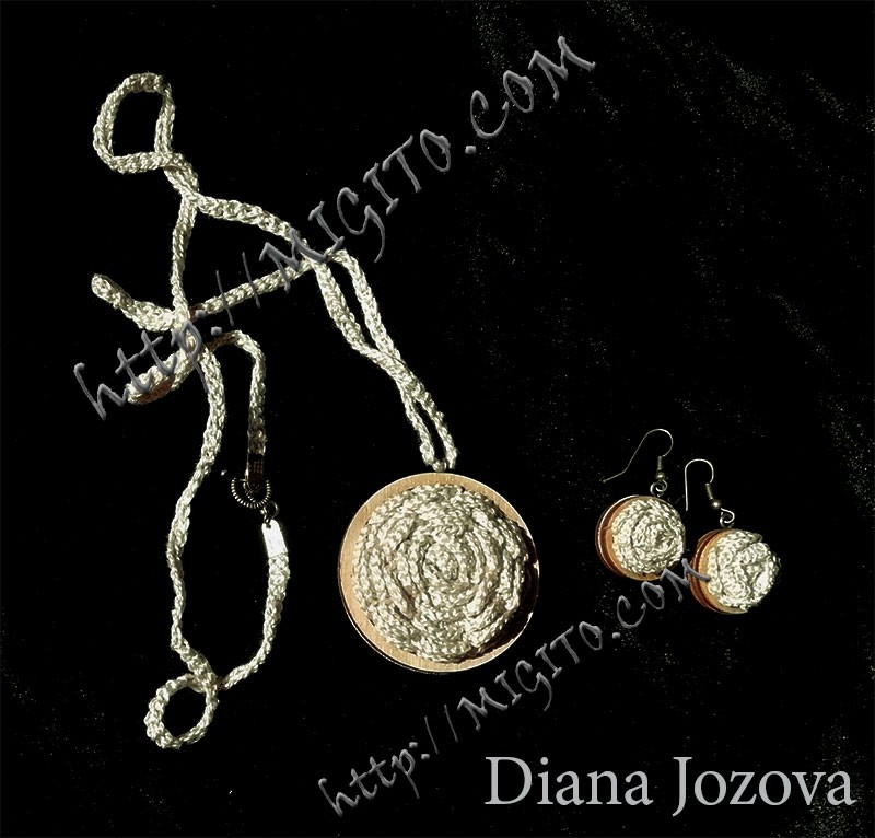 Handmade necklace and earrings with ethno motif