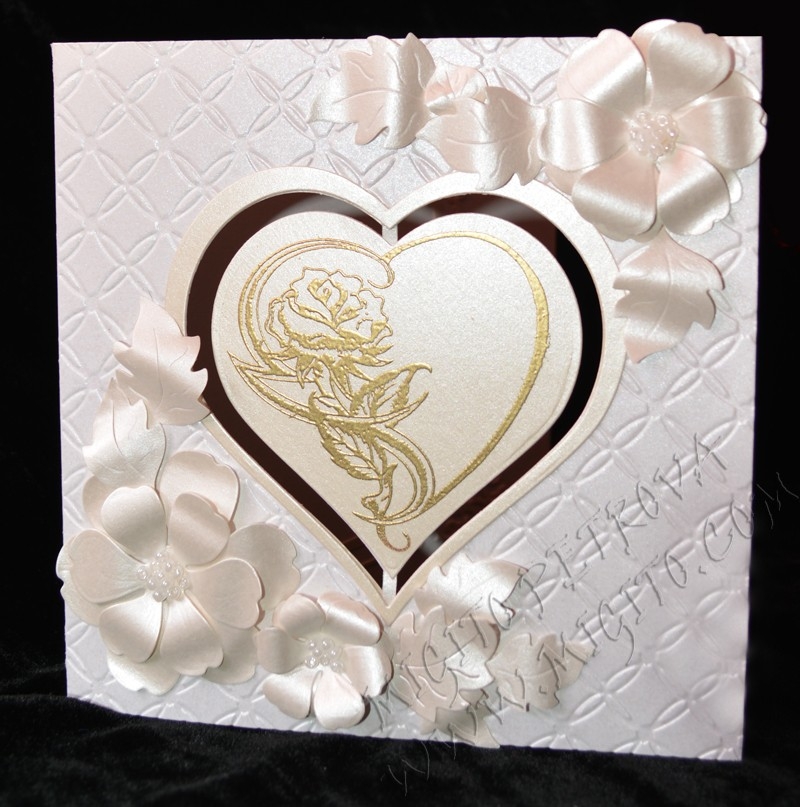 Сърце със златна роза