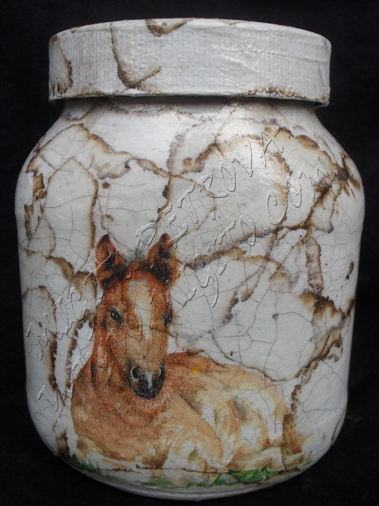 Буркан с малко конче декупаж